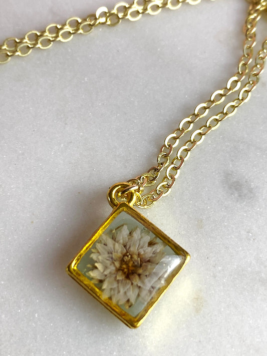 Pressed Flower Necklace | White Daisy Diamond | Handmade Jewelry