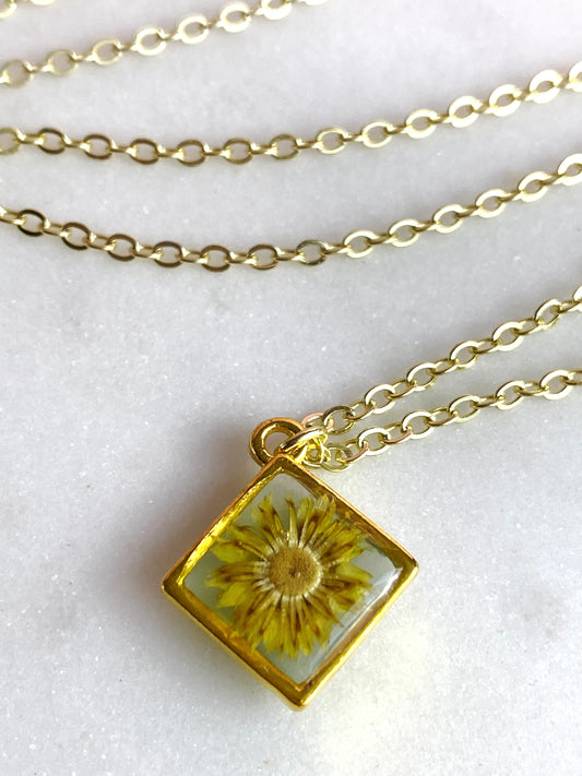 Pressed Flower Necklace | Yellow Daisy Diamond | Handmade Jewelry